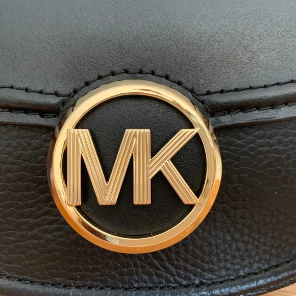 Michael Kors Fulton Small Belt Bag ~ Black Leather - Picture 4 of 6